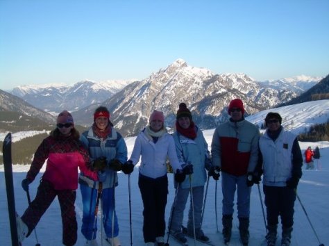 family alps skiing
